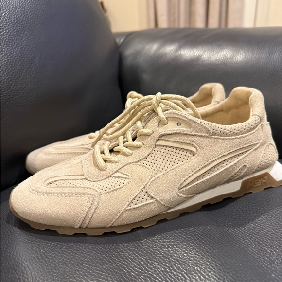 Ash / EU 39 - US 9 / Cream Kallen Suede Sneakers / Minimalism / Neutral / Sporty - Picture 4 of 11